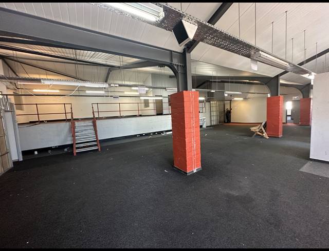 5,007M² WAREHOUSE FOR SALE IN PAARDEN EILAND